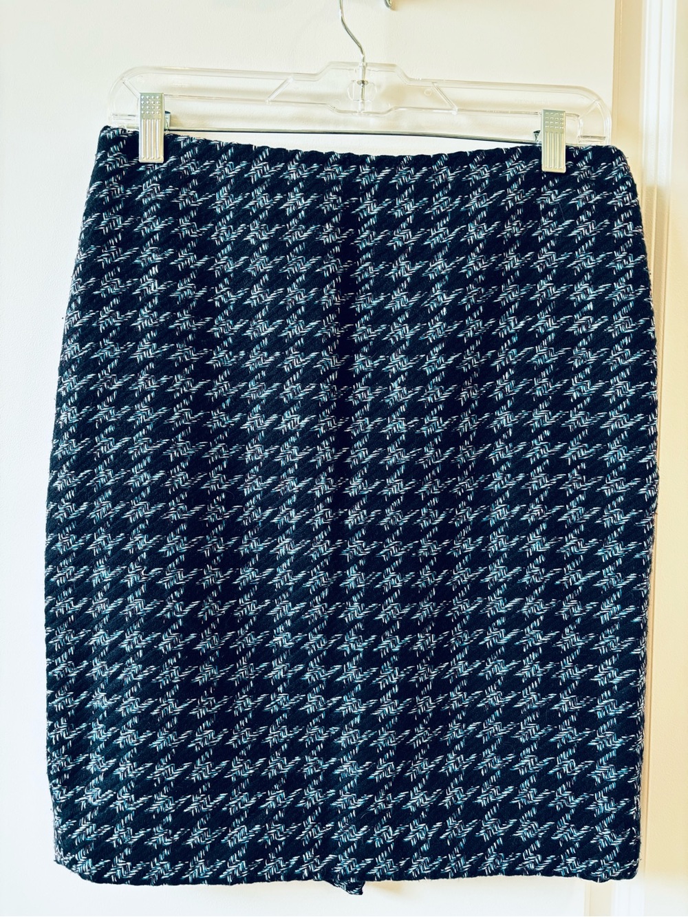 Ann Taylor Navy and White Houndstooth Pencil Skirt